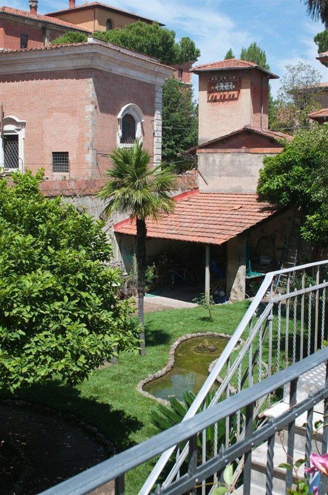 Borgo Largo 51 Panzió Pisa Kültér fotó