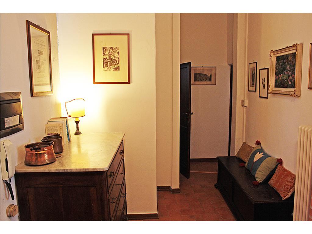 Borgo Largo 51 Panzió Pisa Szoba fotó